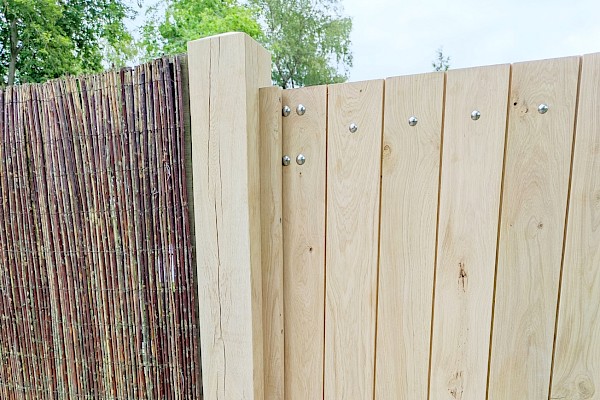 Sluitlat eikenhout op houten hekwerk Royal Fence