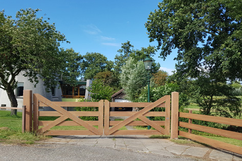 Roei uit Auto Onrustig Houten Hekwerk - Royal Fence | houten hekken en houten poorten