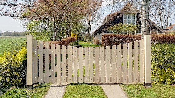 Schaken Lam Buiten adem Houten hekken en poorten | beste prijs/kwaliteit - Royal Fence | houten  hekken en houten poorten