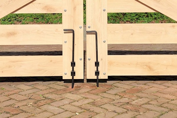 Grondpennen extra lang voor houten poorten en hekken_web