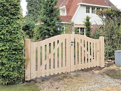 cijfer Verbeteren Charmant Houten poort op maat kopen? | Beste prijs kwaliteit - Bereken nu - Royal  Fence | houten hekken en houten poorten
